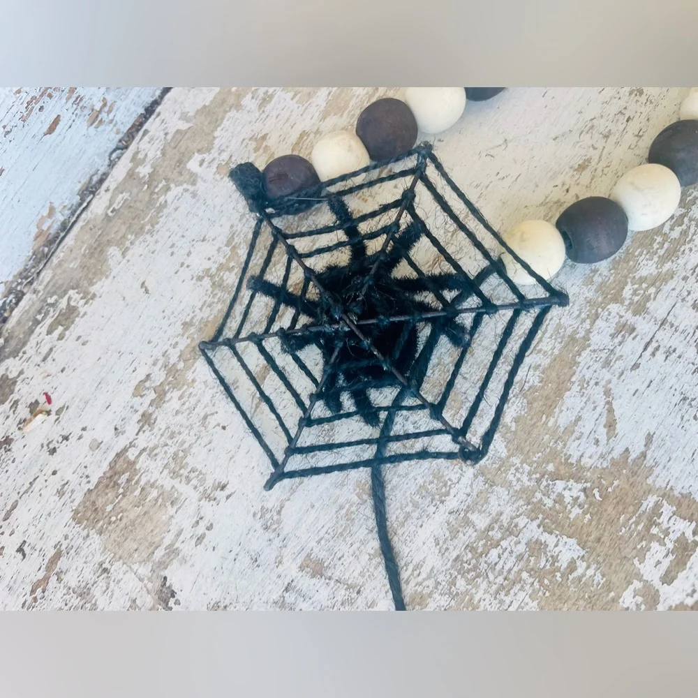 Primitives by Kathy decorative garland